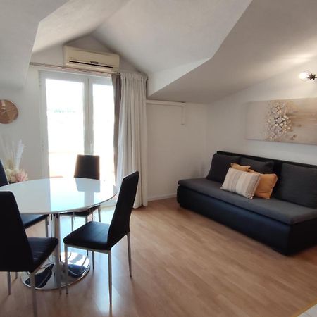 טרוגיר Apartments Kapetanovi Dvori מראה חיצוני תמונה