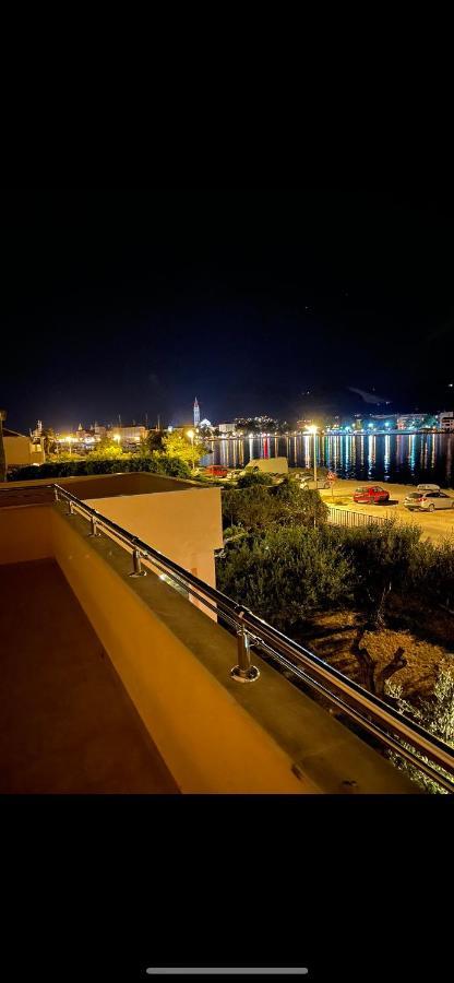 טרוגיר Apartments Kapetanovi Dvori מראה חיצוני תמונה