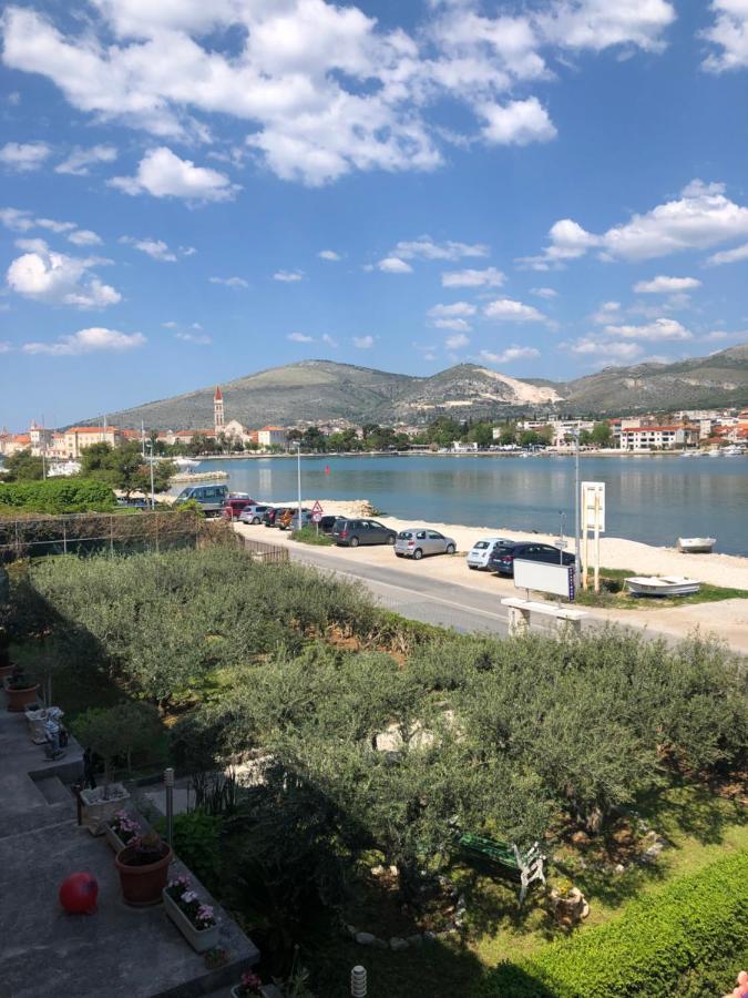 טרוגיר Apartments Kapetanovi Dvori מראה חיצוני תמונה