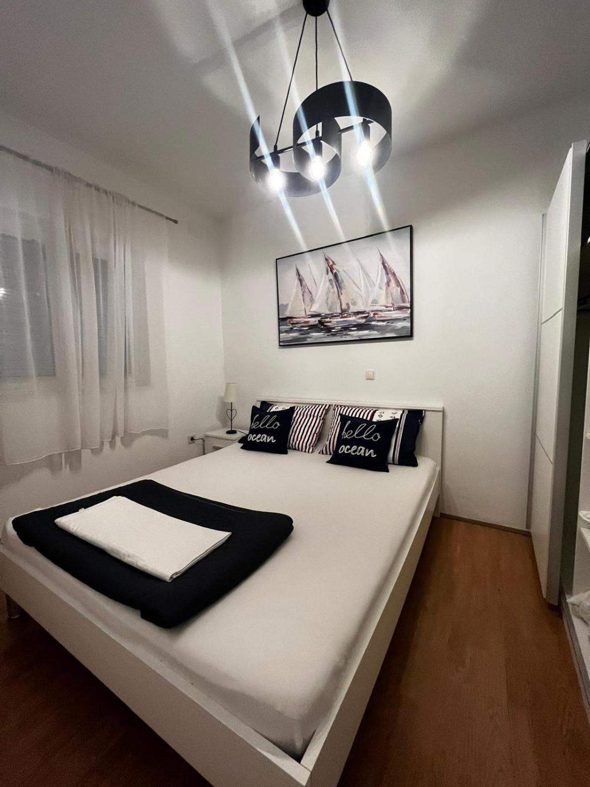טרוגיר Apartments Kapetanovi Dvori מראה חיצוני תמונה