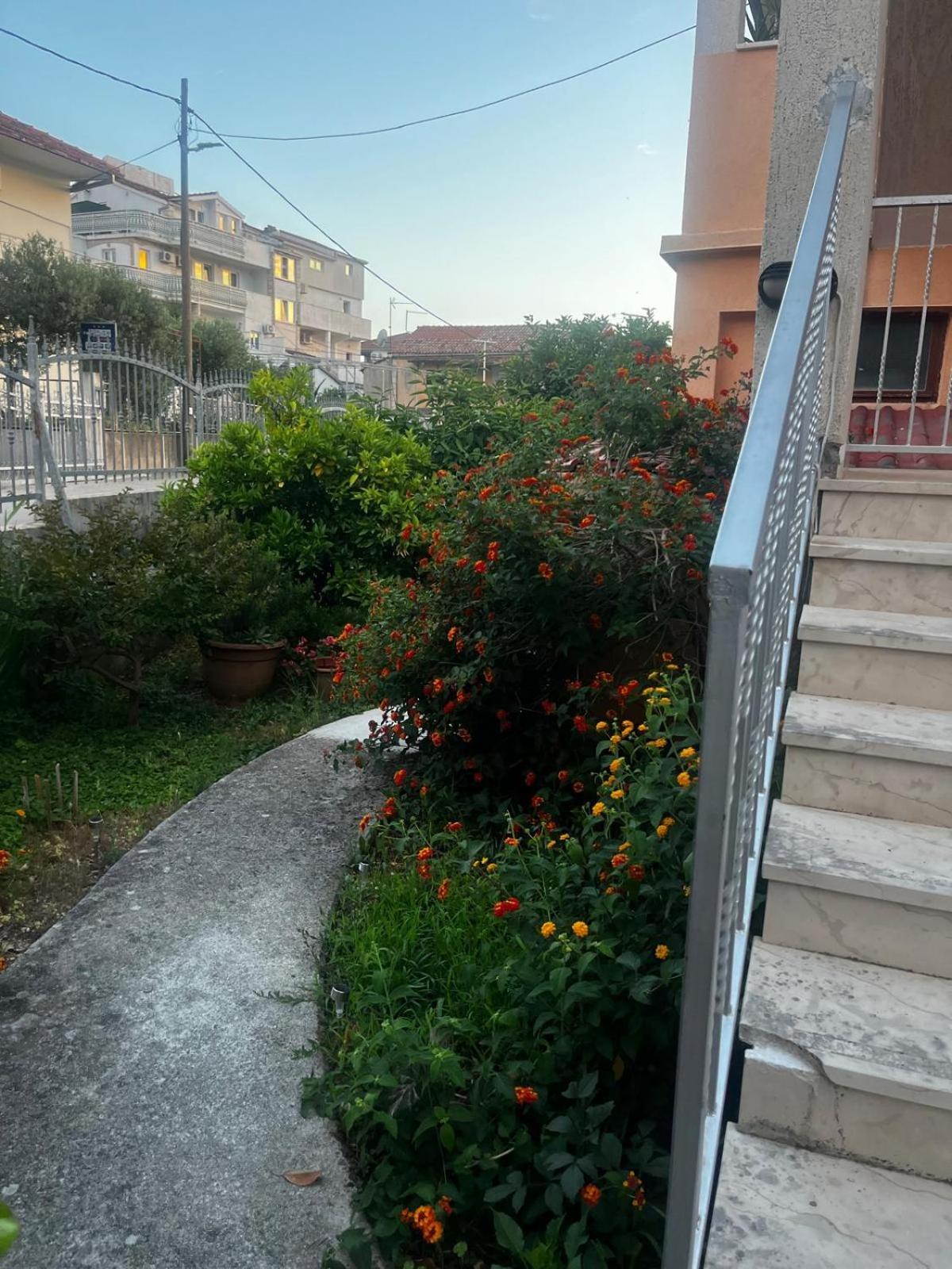 טרוגיר Apartments Kapetanovi Dvori מראה חיצוני תמונה