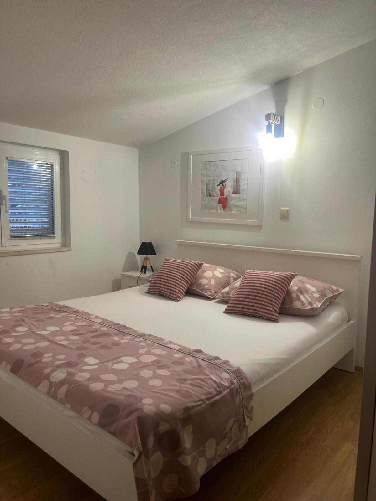 טרוגיר Apartments Kapetanovi Dvori מראה חיצוני תמונה