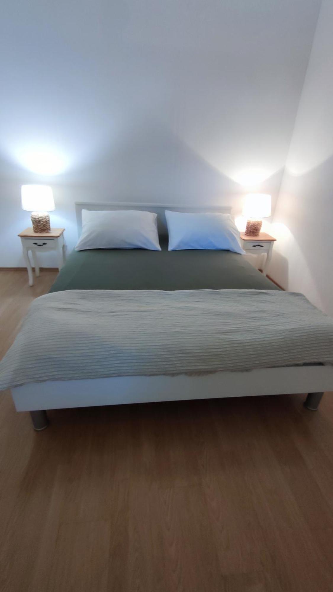 טרוגיר Apartments Kapetanovi Dvori מראה חיצוני תמונה