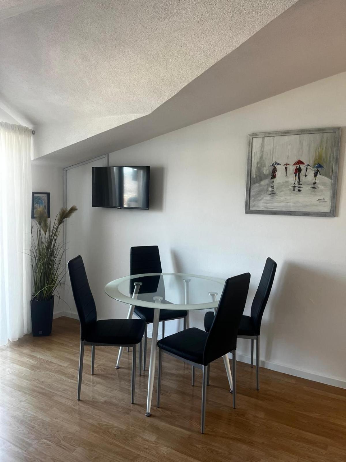 טרוגיר Apartments Kapetanovi Dvori מראה חיצוני תמונה