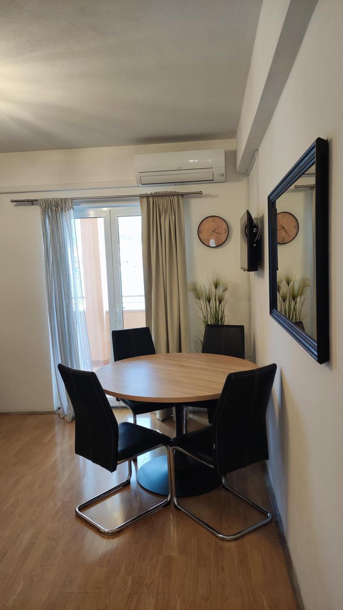 טרוגיר Apartments Kapetanovi Dvori מראה חיצוני תמונה