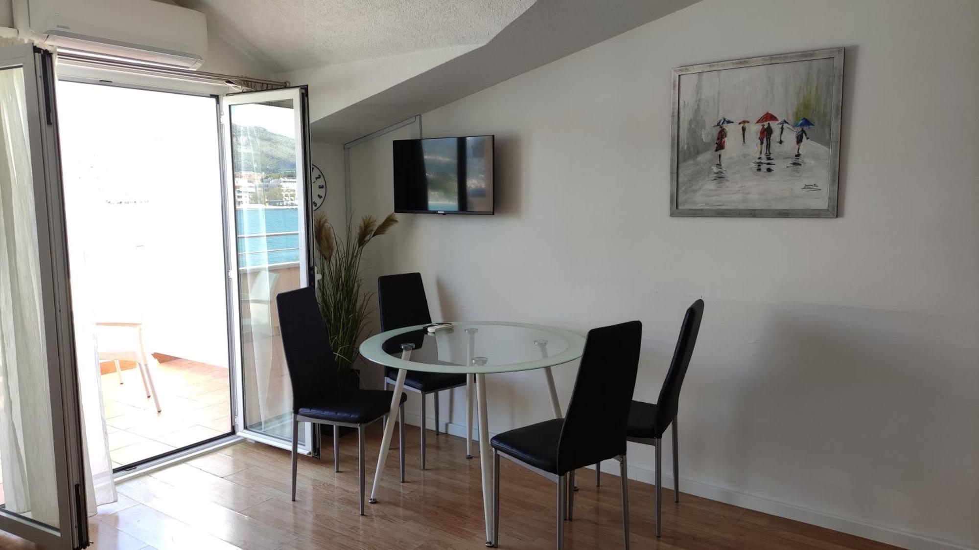 טרוגיר Apartments Kapetanovi Dvori מראה חיצוני תמונה