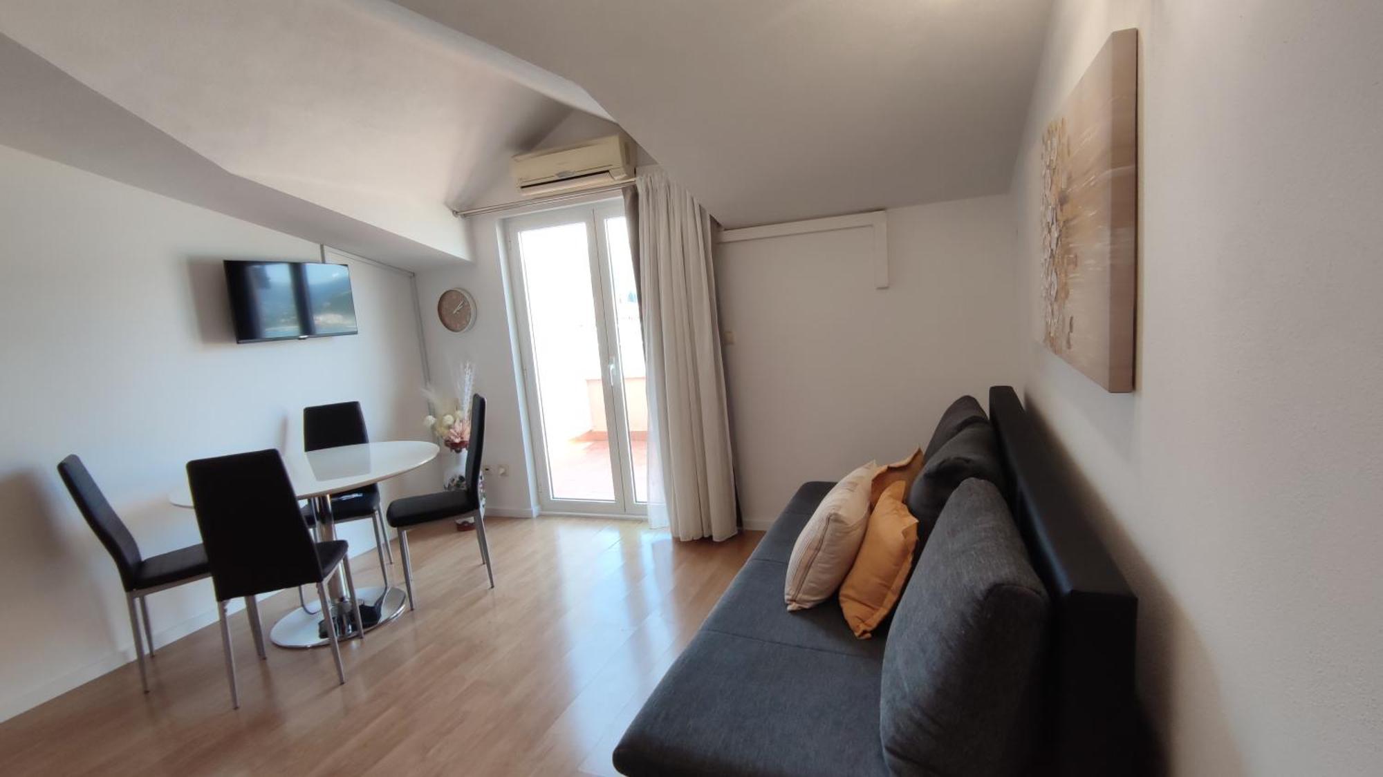 טרוגיר Apartments Kapetanovi Dvori מראה חיצוני תמונה