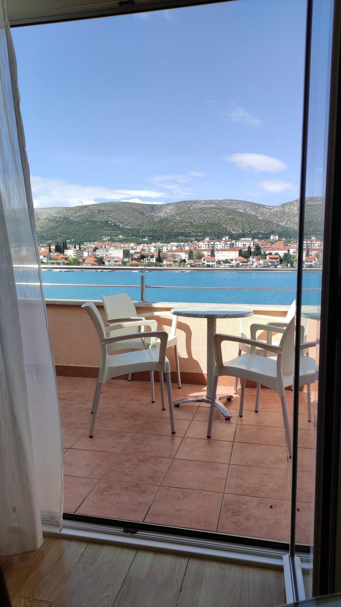 טרוגיר Apartments Kapetanovi Dvori מראה חיצוני תמונה